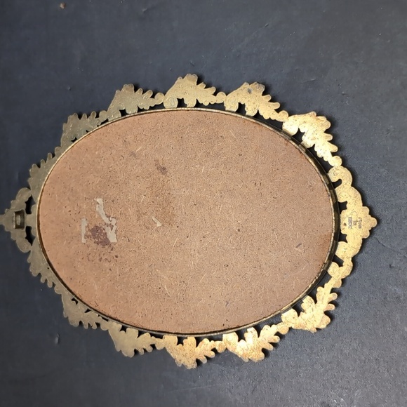 VGT, Italian Metal Ornate Oval Frame with A Madam Lebrun and Daughter Print. - Picture 4 of 8